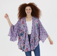 Load image into Gallery viewer, Purple Floral Pattern Kimono
